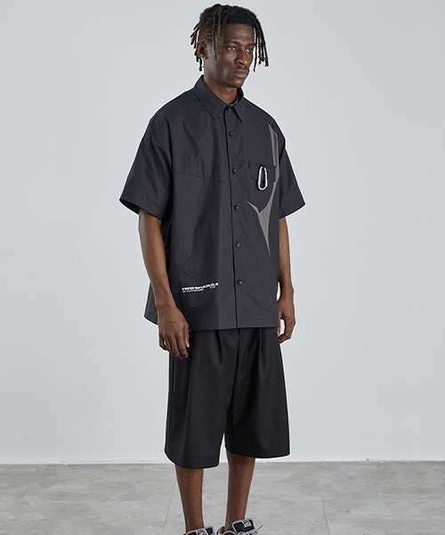 HARSH AND CRUEL（ハーシュアンドクルーエル）の「【Harsh and Cruel】Carabiner Design Patch Work Shirts HX212030110（シャツ/ブラウス・メンズ・ブラック・L/M/XL）」の10枚目の写真