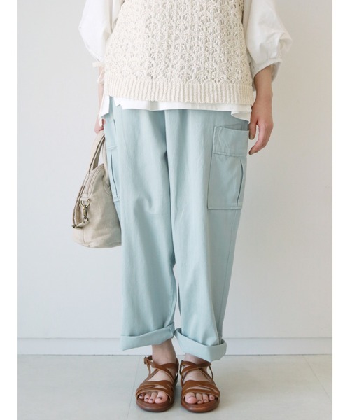 Samansa Mos2（サマンサ モスモス）の「ヘリンボーンカーゴテーパードパンツ（カーゴパンツ・レディース・ベージュ/カーキ/チャコール/サックスブルー・ﾌﾘ-）」の4枚目の写真