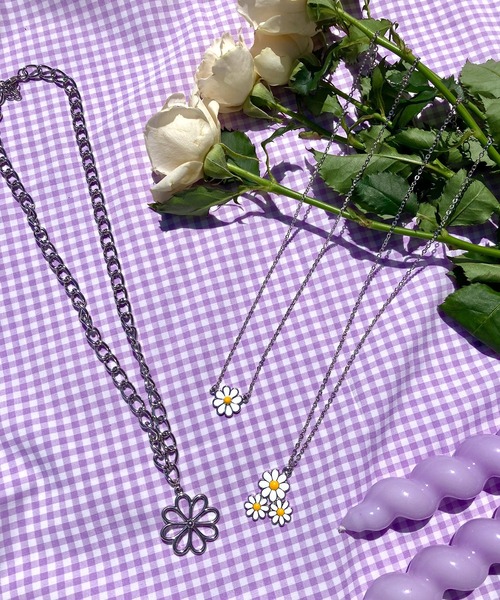 WC（ダブル シー）の「シルバーフラワーネックレス（ネックレス・レディース・シルバー・FREE）」の5枚目の写真
