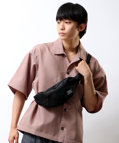 MEI（メイ）の「MEI ARCHIVE BOTTOMLINE ミニボディバッグ（ボディバッグ/ウエストポーチ・メンズ・ホワイト/ブラック/ベージュ/パープル/ネイビー/グレー/ピンク/オリーブドラブ・FREE）」の3枚目の写真