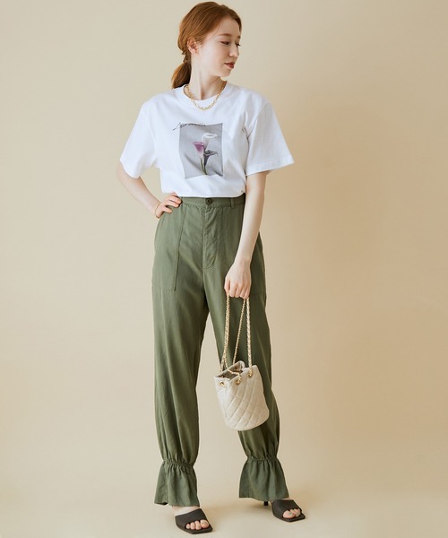 MADEMOISELLE ROPE'（マドモアゼル ロペ）の「【VTA for MADEMOISELLE】フラワーフォトショートスリーブ Tシャツ（Tシャツ/カットソー・レディース・チャコールグレー/グレー系その他/ホワイト/ホワイト系その他・FREE）」の20枚目の写真