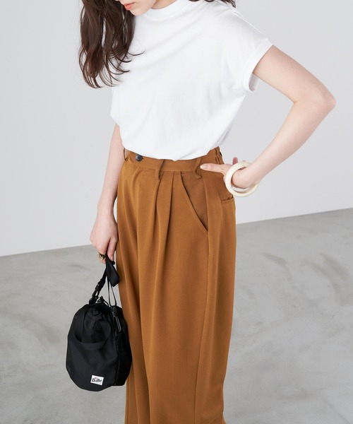 Chaco closet(チャコ クローゼット)の「モックネックフレンチスリーブTシャツ(Tシャツ/カットソー・レディース・ホワイト/ブラック/ベージュ/ネイビー/ブラウン/ピンク・FREE)」の7枚目の写真