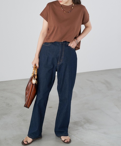 Chaco closet(チャコ クローゼット)の「モックネックフレンチスリーブTシャツ(Tシャツ/カットソー・レディース・ホワイト/ブラック/ベージュ/ネイビー/ブラウン/ピンク・FREE)」の17枚目の写真