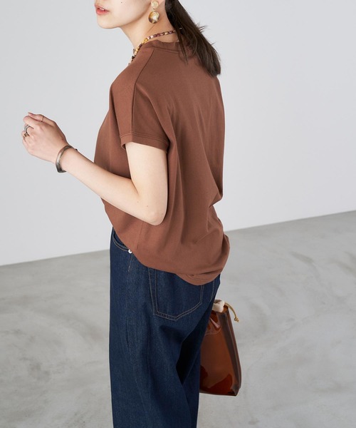 Chaco closet(チャコ クローゼット)の「モックネックフレンチスリーブTシャツ(Tシャツ/カットソー・レディース・ホワイト/ブラック/ベージュ/ネイビー/ブラウン/ピンク・FREE)」の15枚目の写真