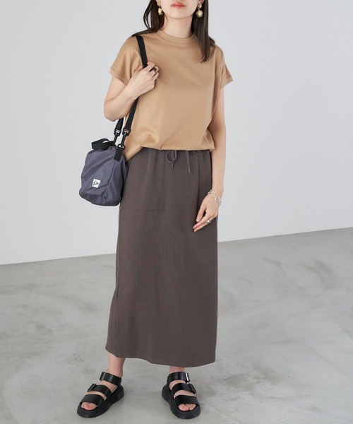 Chaco closet(チャコ クローゼット)の「モックネックフレンチスリーブTシャツ(Tシャツ/カットソー・レディース・ホワイト/ブラック/ベージュ/ネイビー/ブラウン/ピンク・FREE)」の21枚目の写真