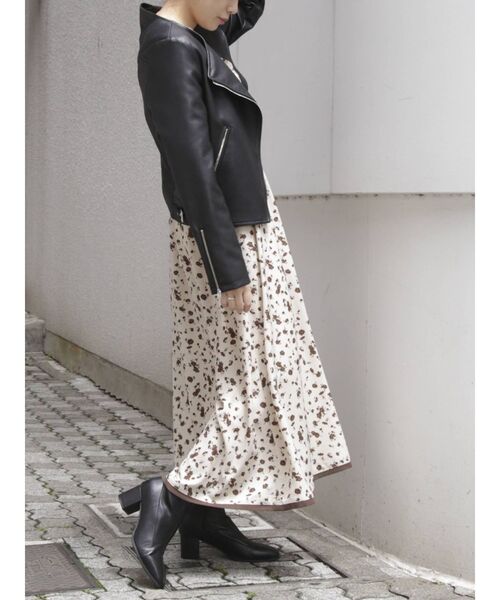 dazzlin(ダズリン)の「レザーライクライダースジップジャケット(ライダースジャケット・レディース・ブラック/ベージュ/アイボリー・FREE)」の9枚目の写真