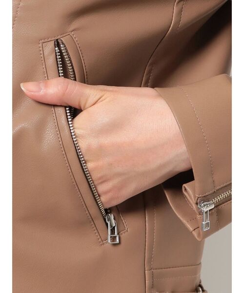dazzlin(ダズリン)の「レザーライクライダースジップジャケット(ライダースジャケット・レディース・ブラック/ベージュ/アイボリー・FREE)」の19枚目の写真