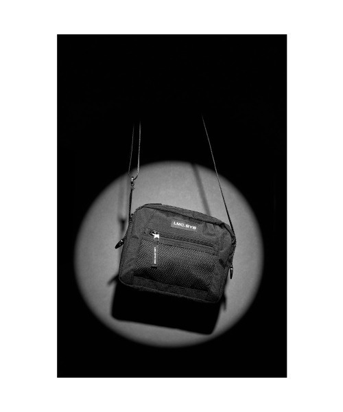 LMCの「SYSTEM UTILIZE CROSS BAG（ショルダーバッグ・メンズ・ブラック・FREE）」の2枚目の写真
