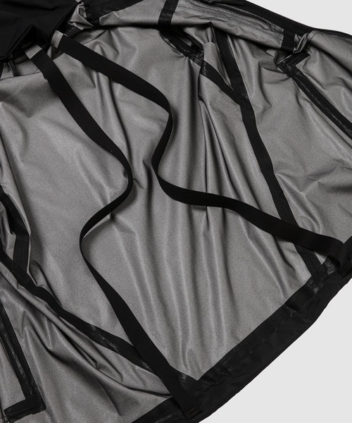11 by Boris Bidjan Saberi ( ボリスビジャンサベリ)の「J10_JACKET(その他アウター・メンズ・ブラック・L)」の6枚目の写真