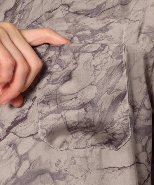 LUSOR(ルーソル)の「LUSOR(ルーソル)75サテン大理石シャツ(シャツ/ブラウス・メンズ・ホワイト/グレー・FREE)」の10枚目の写真