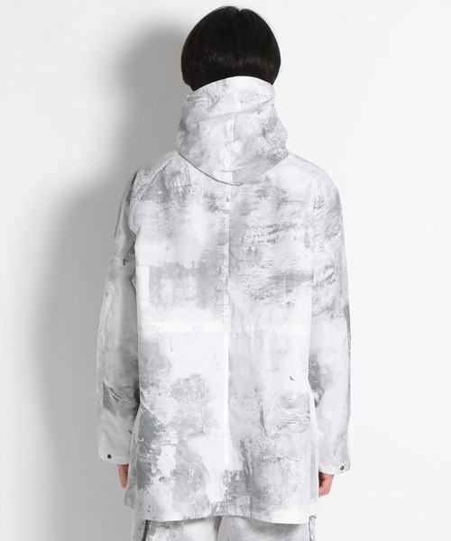 niko and...（ニコアンド）の「[UNSTUDIED]プリントフィールパーカー（ミリタリージャケット・メンズ・オフホワイト/カーキ・22.5cm）」の19枚目の写真