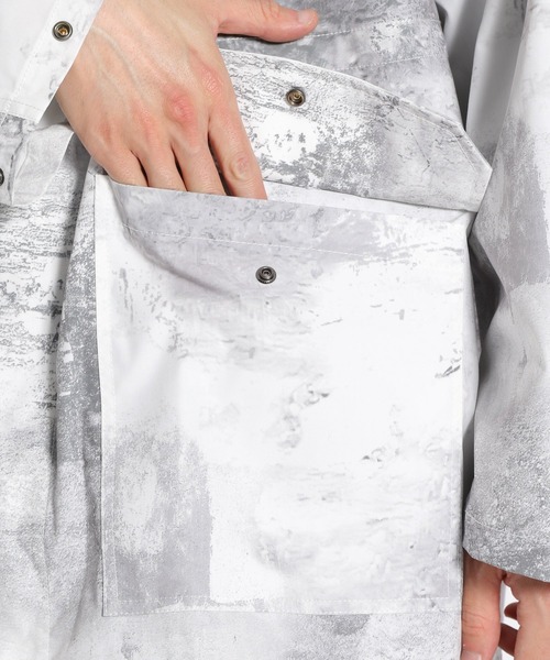 niko and...（ニコアンド）の「[UNSTUDIED]プリントフィールパーカー（ミリタリージャケット・メンズ・オフホワイト/カーキ・22.5cm）」の20枚目の写真