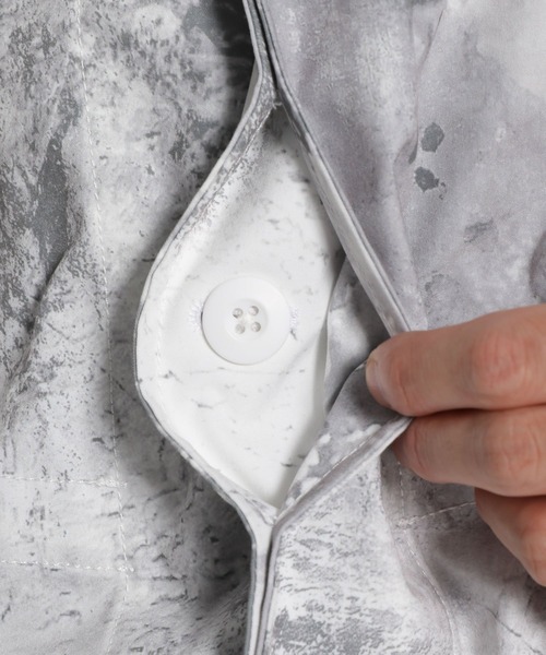 niko and...（ニコアンド）の「[UNSTUDIED]プリントフィールパーカー（ミリタリージャケット・メンズ・オフホワイト/カーキ・22.5cm）」の9枚目の写真