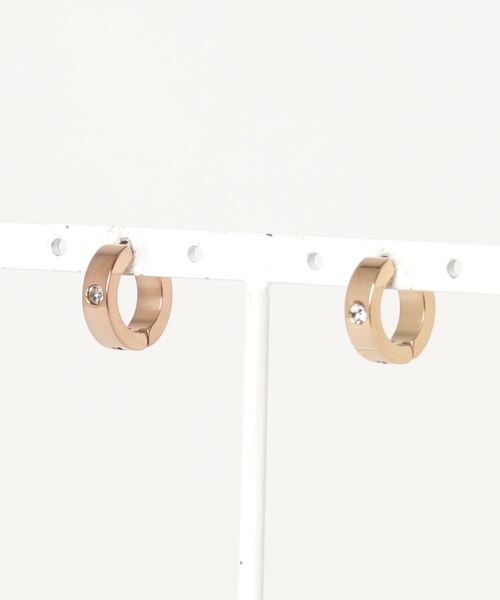 FUNALIVE（ファンアライブ）の「JON イヤーカフ ステンレス両耳(２点セット)韓国製（イヤーカフ・メンズ・A/B/C/D/E/F/G/H/I/J/K/L/M/N/O/その他1/その他3/Z/V/P/その他2/U/その他5/Y/S/X/T/W/その他/R/その他4/その他6/Q・FREE）」の5枚目の写真