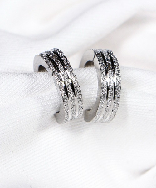 FUNALIVE（ファンアライブ）の「JON イヤーカフ ステンレス両耳(２点セット)韓国製（イヤーカフ・メンズ・A/B/C/D/E/F/G/H/I/J/K/L/M/N/O/その他1/その他3/Z/V/P/その他2/U/その他5/Y/S/X/T/W/その他/R/その他4/その他6/Q・FREE）」の8枚目の写真