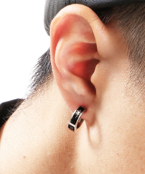 FUNALIVE（ファンアライブ）の「JON イヤーカフ ステンレス両耳(２点セット)韓国製（イヤーカフ・メンズ・A/B/C/D/E/F/G/H/I/J/K/L/M/N/O/その他1/その他3/Z/V/P/その他2/U/その他5/Y/S/X/T/W/その他/R/その他4/その他6/Q・FREE）」の20枚目の写真