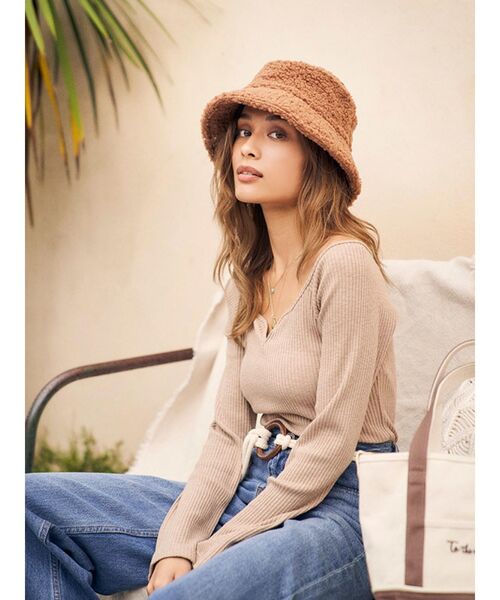 To the sea（トゥーザシー）の「リブスキッパートップス（ニット/セーター・レディース・ベージュ・FREE）」の2枚目の写真