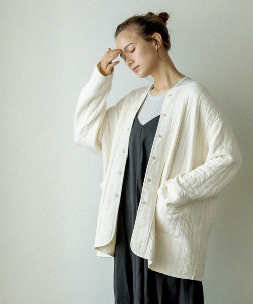 PUAL CE CIN(ピュアルセシン)の「オーガニックストライプキルトジャケット(その他アウター・レディース・チャコールグレー/カーキ/ライトベージュ/アイボリー・FREE)」の1枚目の写真