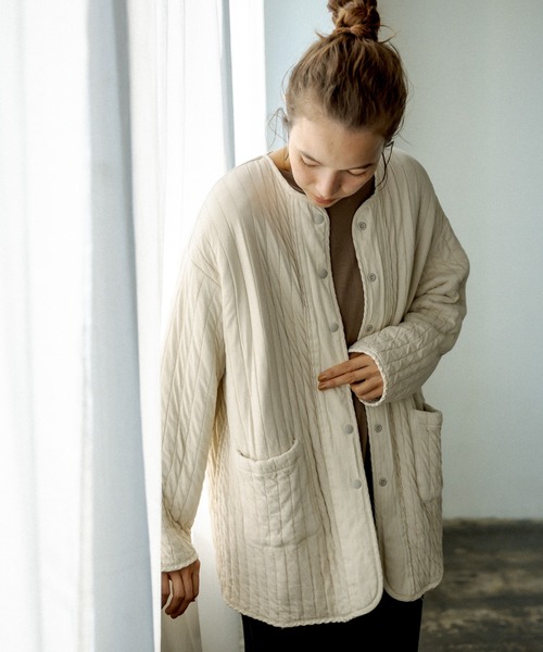 PUAL CE CIN(ピュアルセシン)の「オーガニックストライプキルトジャケット(その他アウター・レディース・チャコールグレー/カーキ/ライトベージュ/アイボリー・FREE)」の5枚目の写真