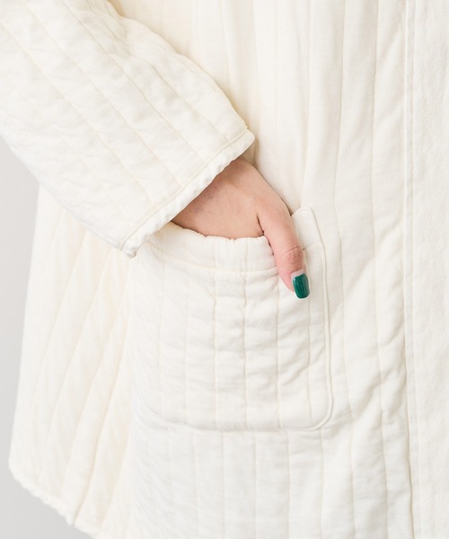 PUAL CE CIN(ピュアルセシン)の「オーガニックストライプキルトジャケット(その他アウター・レディース・チャコールグレー/カーキ/ライトベージュ/アイボリー・FREE)」の18枚目の写真