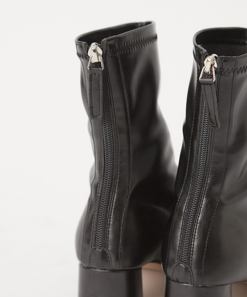 CIAOPANIC（チャオパニック）の「センターステッチショートブーツ（ブーツ・レディース・ブラック/グリーン/アイボリー・SMALL/MEDIUM/39/37）」の7枚目の写真