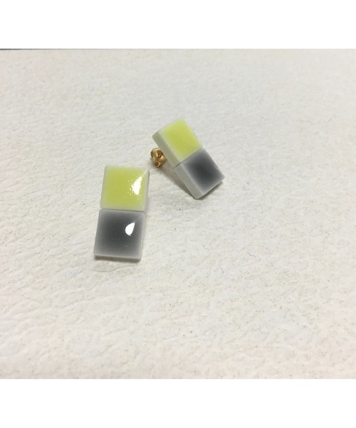 tone（トーン）の「【Le soleil】美濃焼　　バイカラーピアス(MA)（ピアス（両耳用）・レディース・ブラック系その他/ホワイト系その他/グレー系その他/ベージュ系その他/グリーン系その他/イエロー系その他/ブラック系その他2/ベージュ系その他2/イエロー系その他2/ホワイト×グリーン・FREE）」の9枚目の写真