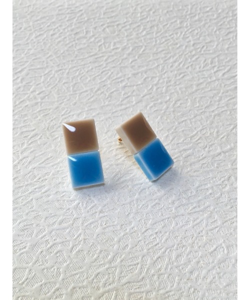 tone（トーン）の「【Le soleil】美濃焼　　バイカラーピアス(MA)（ピアス（両耳用）・レディース・ブラック系その他/ホワイト系その他/グレー系その他/ベージュ系その他/グリーン系その他/イエロー系その他/ブラック系その他2/ベージュ系その他2/イエロー系その他2/ホワイト×グリーン・FREE）」の7枚目の写真
