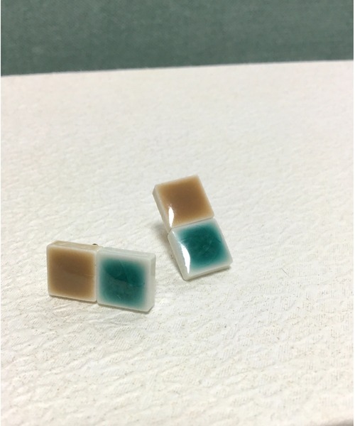 tone（トーン）の「【Le soleil】美濃焼　　バイカラーピアス(MA)（ピアス（両耳用）・レディース・ブラック系その他/ホワイト系その他/グレー系その他/ベージュ系その他/グリーン系その他/イエロー系その他/ブラック系その他2/ベージュ系その他2/イエロー系その他2/ホワイト×グリーン・FREE）」の11枚目の写真