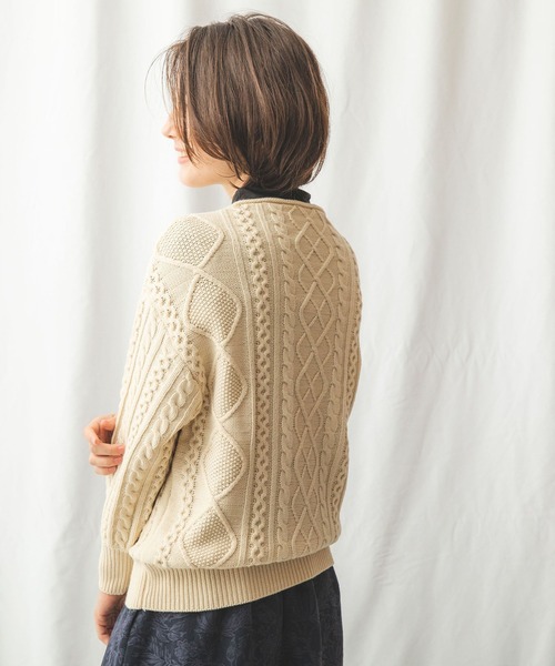 NARACAMICIE（ナラカミーチェ）の「アラン柄ニットプルオーバー（ニット/セーター・レディース・ネイビー/ベージュ・MEDIUM）」の16枚目の写真