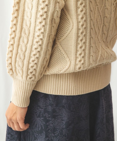 NARACAMICIE（ナラカミーチェ）の「アラン柄ニットプルオーバー（ニット/セーター・レディース・ネイビー/ベージュ・MEDIUM）」の11枚目の写真