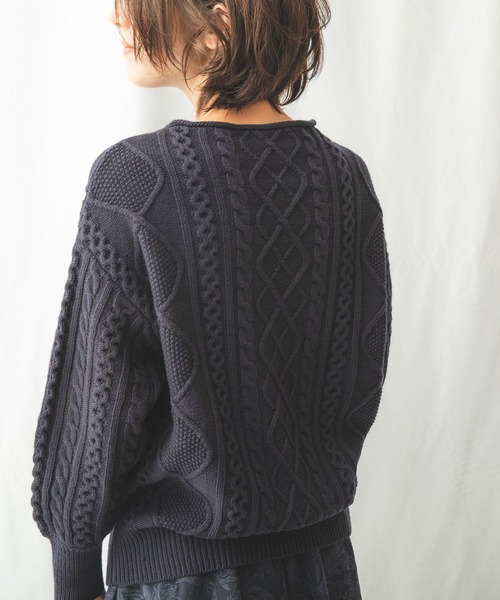 NARACAMICIE（ナラカミーチェ）の「アラン柄ニットプルオーバー（ニット/セーター・レディース・ネイビー/ベージュ・MEDIUM）」の4枚目の写真