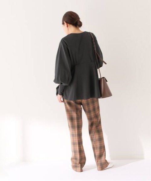 SLOBE IENA(スローブイエナ)の「スムースギャザーチュニック【手洗い可能】◆(Tシャツ/カットソー・レディース・チャコールグレー/オリーブ・FREE)」の16枚目の写真