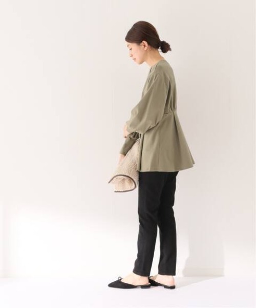 SLOBE IENA(スローブイエナ)の「スムースギャザーチュニック【手洗い可能】◆(Tシャツ/カットソー・レディース・チャコールグレー/オリーブ・FREE)」の9枚目の写真