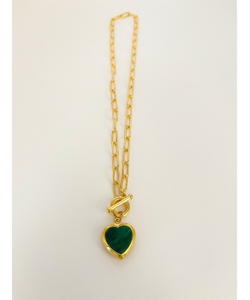 mou(モウ)の「グリーンハートチャームネックレス(ネックレス・レディース・シルバー/ゴールド・FREE)」の1枚目の写真