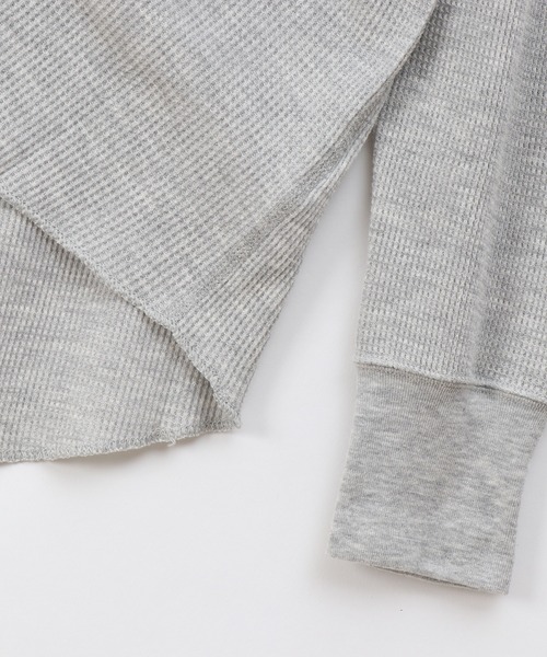 HANES(ヘインズ)の「【Hanes/ヘインズ】メンズ サーマル クルーネックロングスリーブTシャツ(Tシャツ/カットソー・メンズ・ブラック/オフホワイト/ヘザーグレー・MEDIUM/LARGE/X-LARGE)」の4枚目の写真