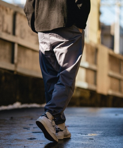 BROKEN BASE（ブロークンベース）の「シャーリングワイドパンツ（その他パンツ・メンズ・ライトグレー/グリーン・MEDIUM/LARGE）」の3枚目の写真