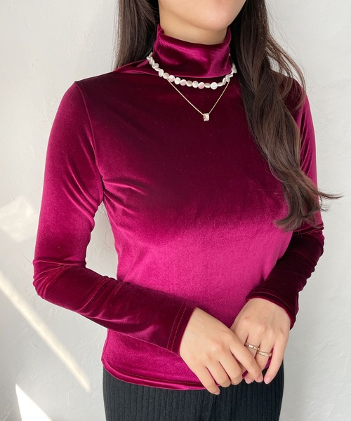 CEMONEMO(セモネモ)の「ベルベット ハーフネック プルオーバー(Tシャツ/カットソー・レディース・アイボリー/ブラック/コバルトブルー/ワイン・FREE)」の4枚目の写真