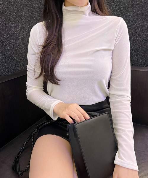 CEMONEMO(セモネモ)の「ベルベット ハーフネック プルオーバー(Tシャツ/カットソー・レディース・アイボリー/ブラック/コバルトブルー/ワイン・FREE)」の8枚目の写真