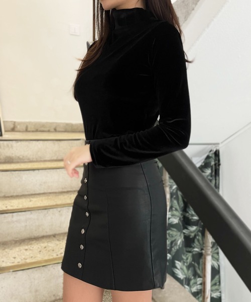 CEMONEMO(セモネモ)の「ベルベット ハーフネック プルオーバー(Tシャツ/カットソー・レディース・アイボリー/ブラック/コバルトブルー/ワイン・FREE)」の15枚目の写真