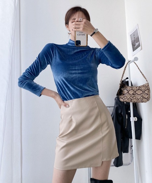 CEMONEMO(セモネモ)の「ベルベット ハーフネック プルオーバー(Tシャツ/カットソー・レディース・アイボリー/ブラック/コバルトブルー/ワイン・FREE)」の17枚目の写真