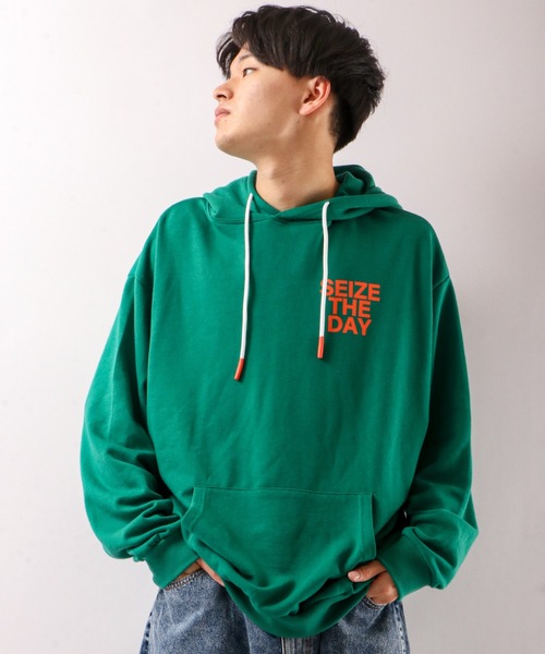 SUGGESTION（サジェッション）の「SUGGESTION フードロゴプルパーカー