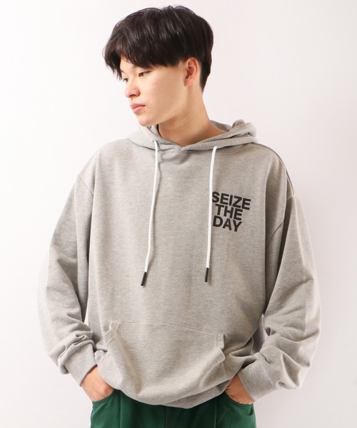 SUGGESTION（サジェッション）の「SUGGESTION フードロゴプルパーカー