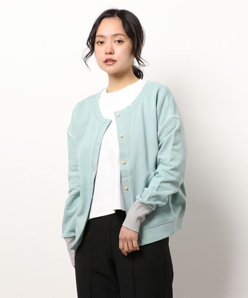 Q（キュー）の「袖先カラー裏毛トップス（スウェット・レディース・ライトグリーン/アイボリー・MEDIUM）」の6枚目の写真