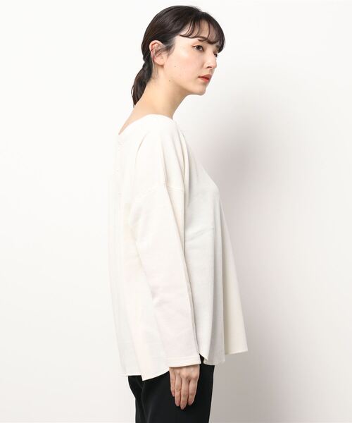 HONEYSUCKLE ROSE（ハニーサックルローズ）の「【HONEYSUCKLE ROSE】バックヘンリーロンＴ（Tシャツ/カットソー・レディース・オフホワイト/ブラック・M/L）」の3枚目の写真