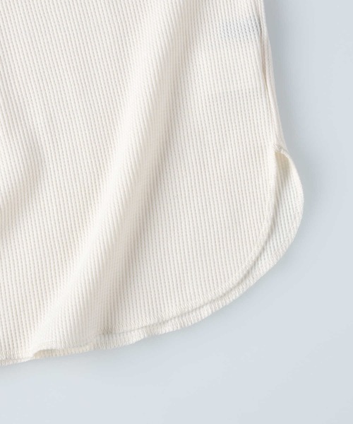 HONEYSUCKLE ROSE（ハニーサックルローズ）の「【HONEYSUCKLE ROSE】バックヘンリーロンＴ（Tシャツ/カットソー・レディース・オフホワイト/ブラック・M/L）」の17枚目の写真