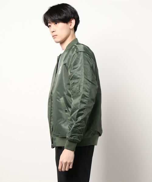 and it_(アンドイット)の「中綿入り防水防風MA-1ジャケット(MA-1・メンズ・カーキ・M/L)」の3枚目の写真