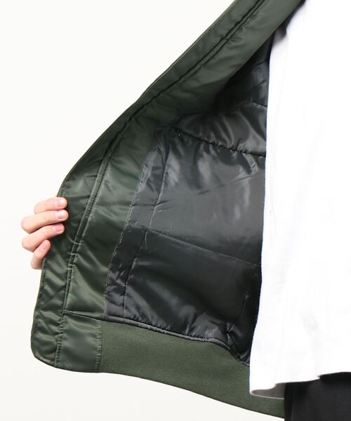 and it_(アンドイット)の「中綿入り防水防風MA-1ジャケット(MA-1・メンズ・カーキ・M/L)」の2枚目の写真