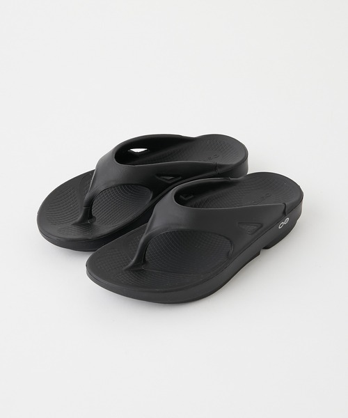 OOFOS（ウーフォス）の「【OOFOS】リカバリーサンダル（サンダル・レディース・ブラック/ホワイト・6/8/5/7）」の10枚目の写真