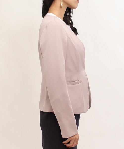TRUDEA（トルディア）の「ダブルクロスノーカラージャケット（ノーカラージャケット・レディース・ベージュ/ネイビー/ラベンダー・SMALL/MEDIUM/LARGE）」の8枚目の写真