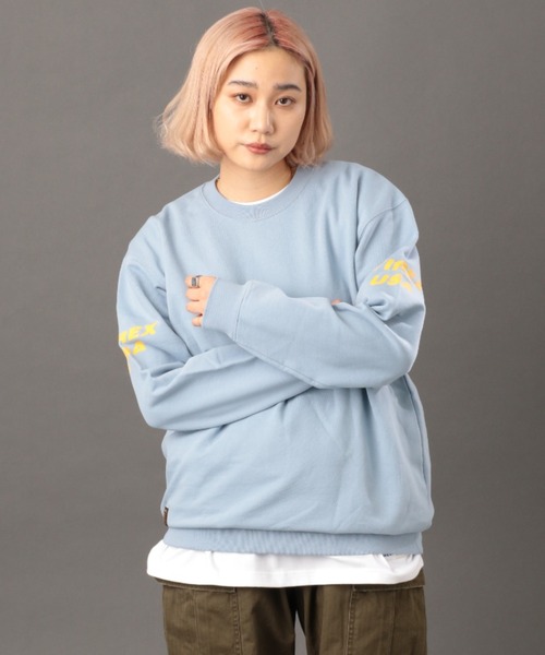 AVIREX（アヴィレックス）の「【WEB&DEPOT限定】オーバー プリント クルーネック スウェット/OVER PRINT LOGO SWEAT（スウェット・レディース・ベージュ/サックスブルー/ブラック・LARGE/MEDIUM/X-LARGE/XX-LARGE）」の8枚目の写真